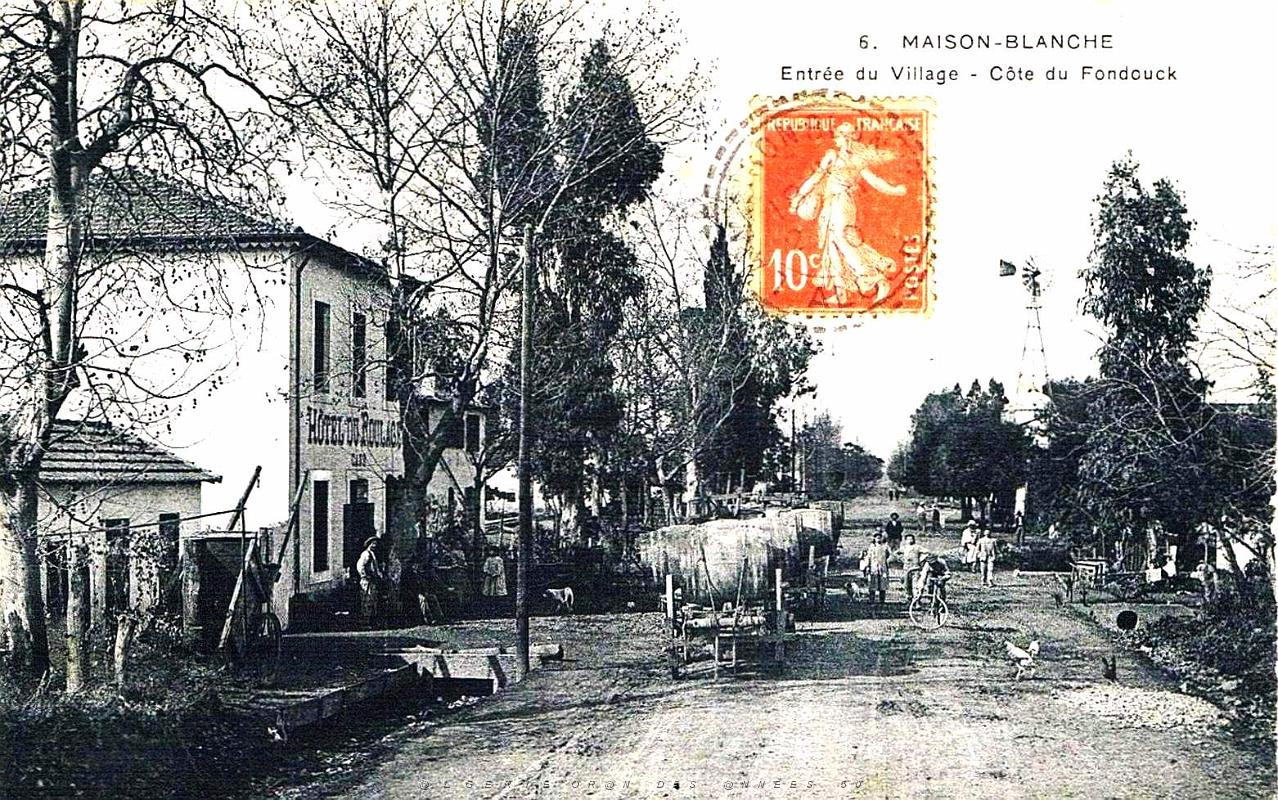 Maison-Blanche - Entree du village cote fondouck.jpg